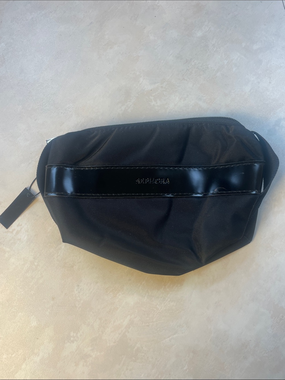 Sephora Black Women’s Makeup or Cosmetics Bag with Gloss Accent